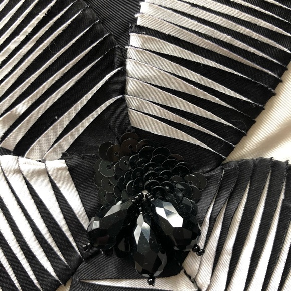 Carolina Herrera Silk Dress Size 8 - Picture 3 of 5